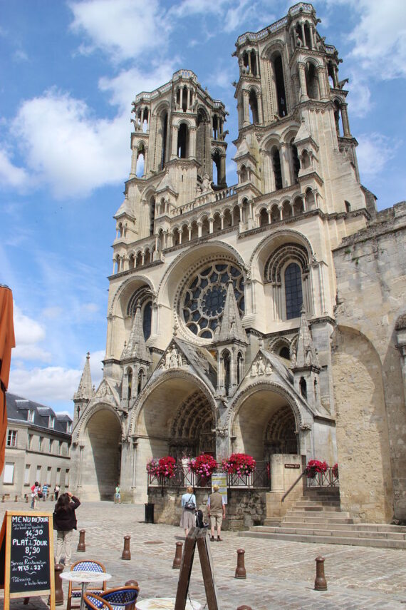 Laon Tour