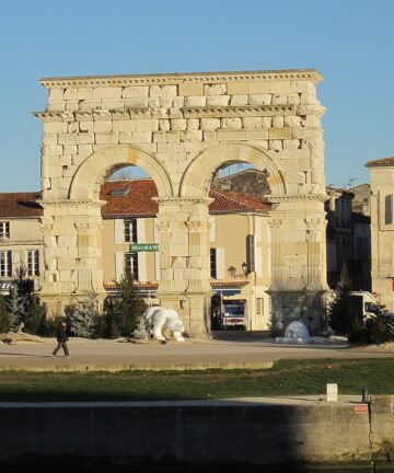 Saintes Walking Tour